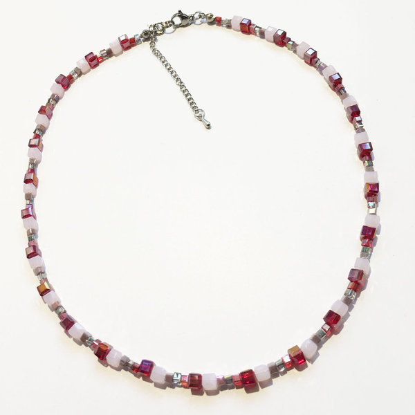 Halskette mit Glas-Würfelperlen - rot-rosa-taupe-kristall