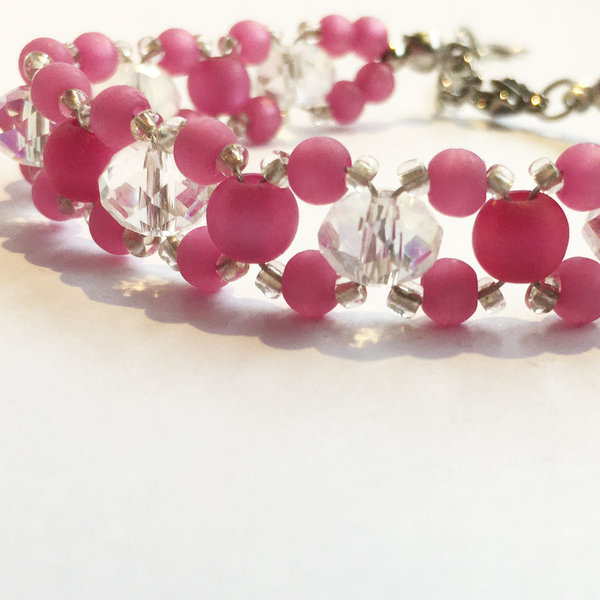 Armband mit Glas-Facett und Polarisperlen und Edelstahlanhänger "Blume" - pink-kristall