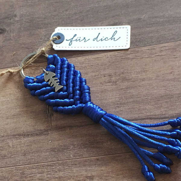 Makramee-Schlüsselanhänger Fisch - kobaltblau
